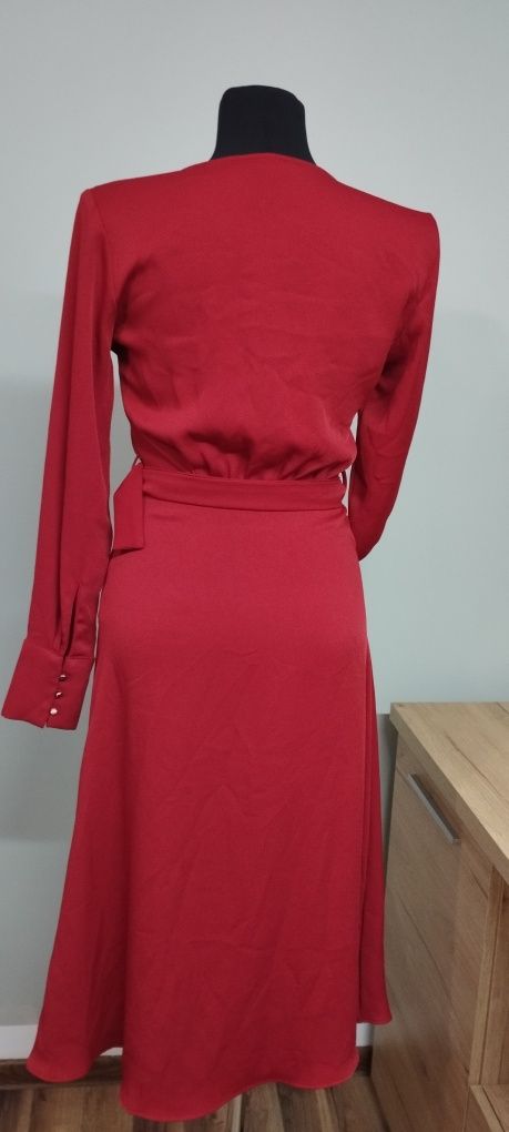 Czerwona sukienka