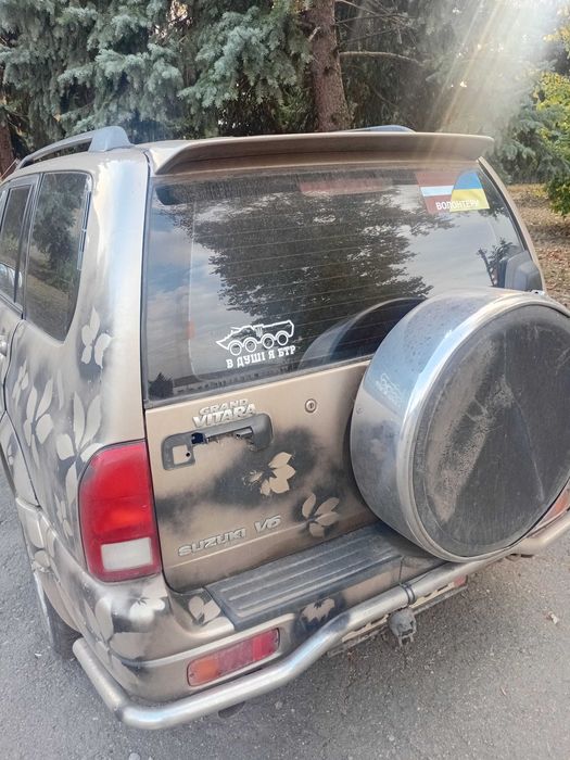 Кросовер повнопривідний Сузукі Гранд Гітара