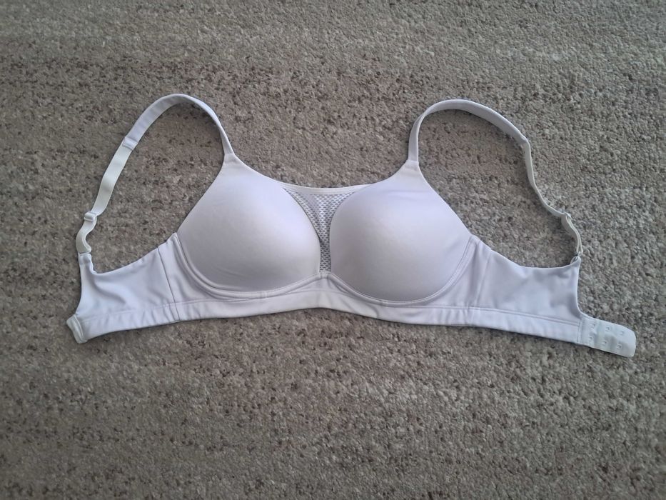 Biały sportowy biustonosz bez fiszbin rozpinany 38(M)
