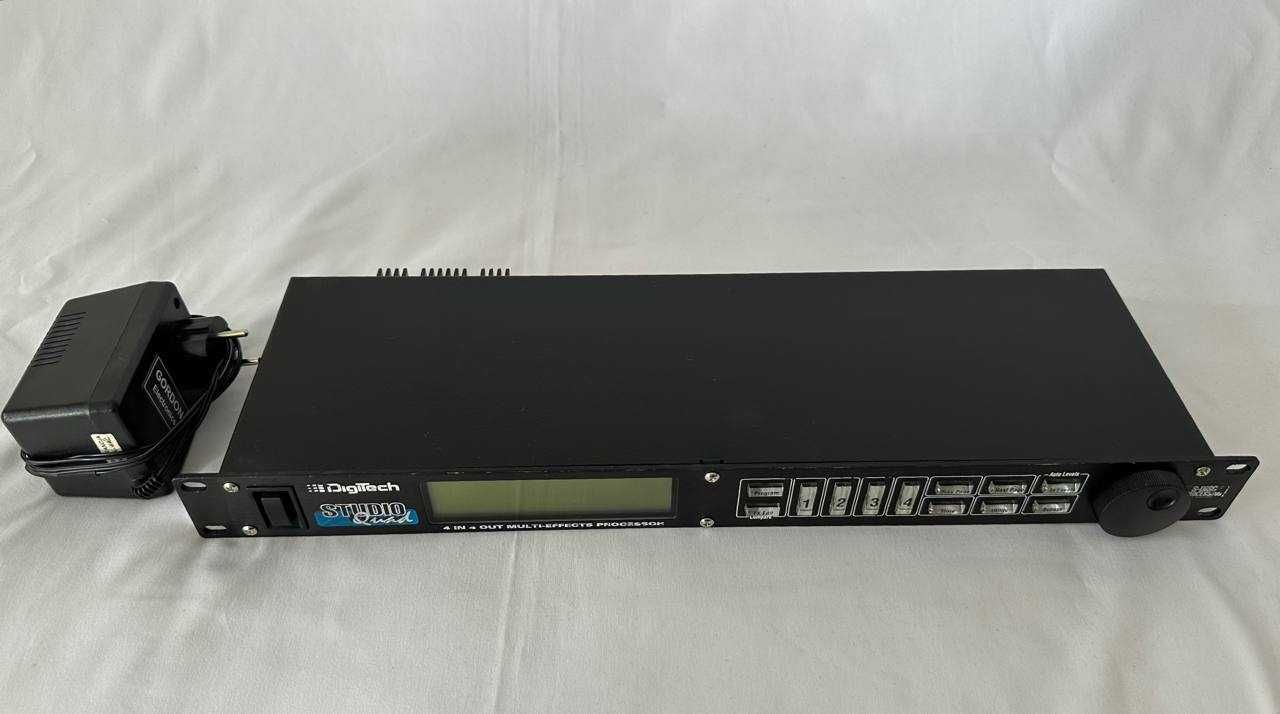 Digitech Studio Quad– Procesor efektów wielozadaniowy 4xStereo FX Rack