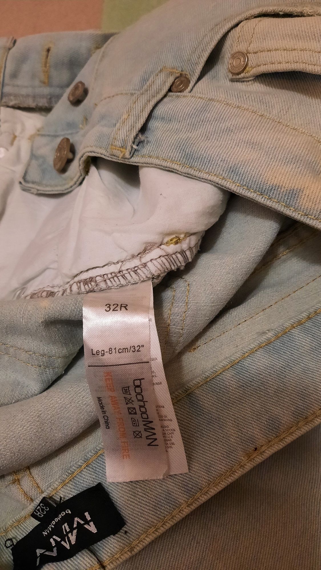 Jeansy boohoo MAN r. 32 b.jasny niebieski przecierane vintage męskie