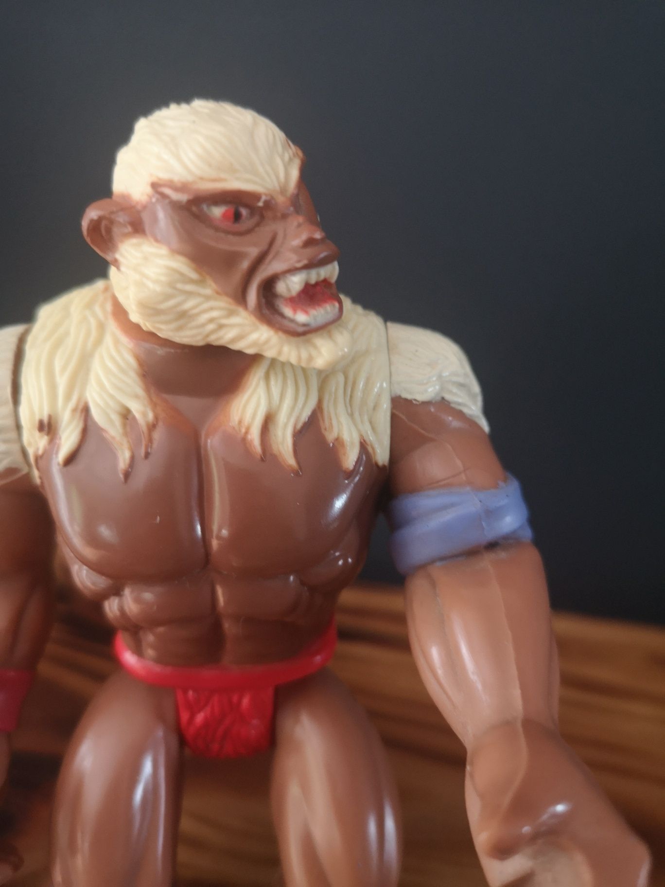 Figurka T Wolf Thundercats  z 1985 roku.