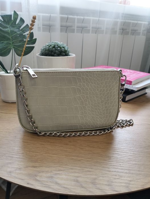 Маленька сумочка від Bershka