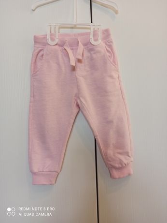 Spodnie dresowe dziewczęce różowe r. 80