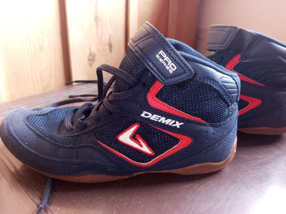 Новые борцовки ( кроссовки) Demix Pro Series стелька 22 см , раз