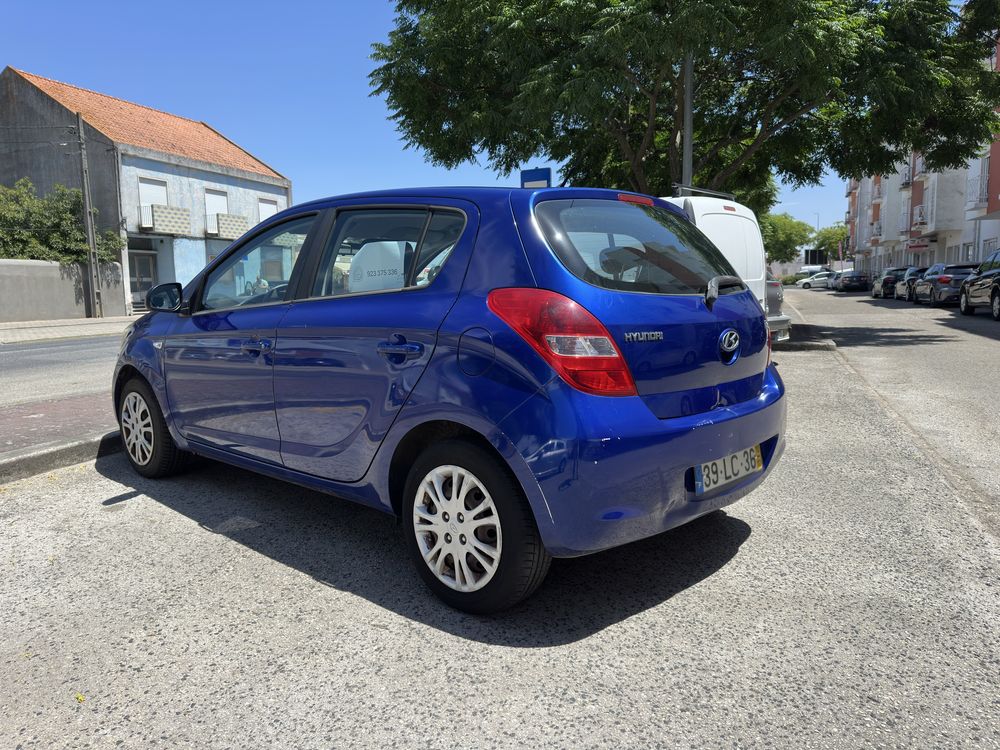 Hyundai i20 1.2 78cv