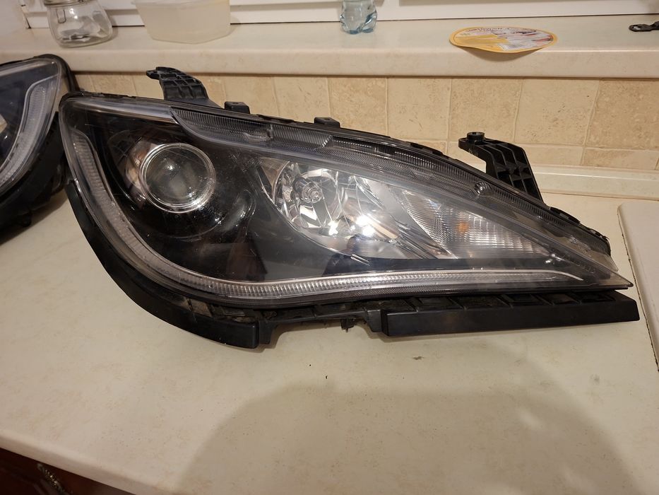 Lampa prawy przód Pacyfica 2019