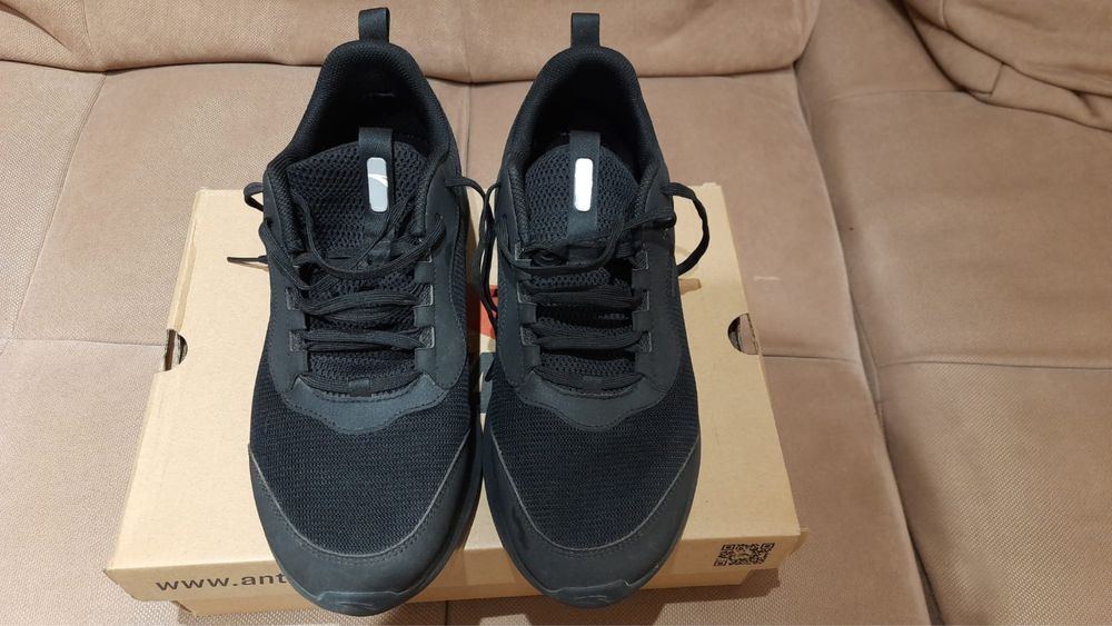 Продам оригінальні чоловічі кросівки Anta