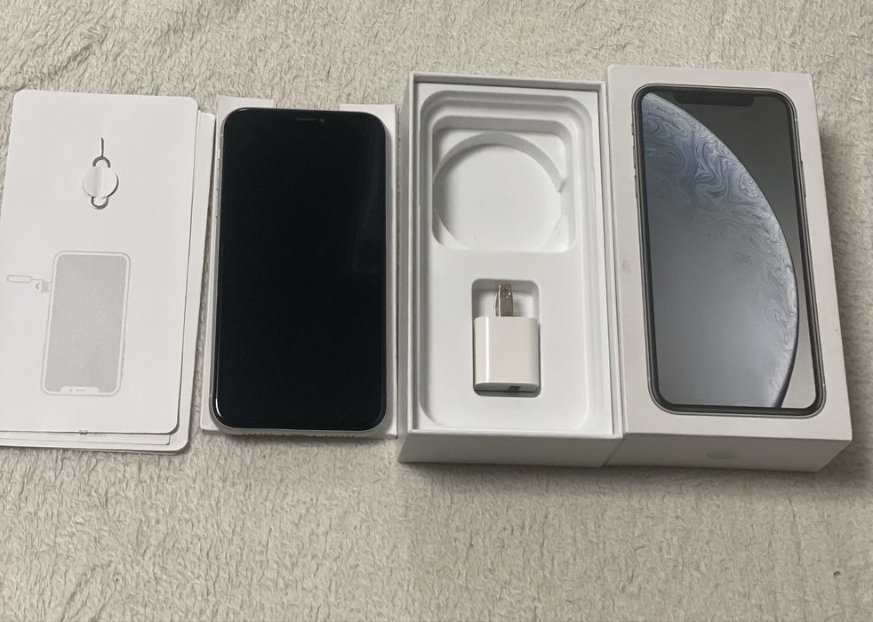 Продам айфон хр 64 гб