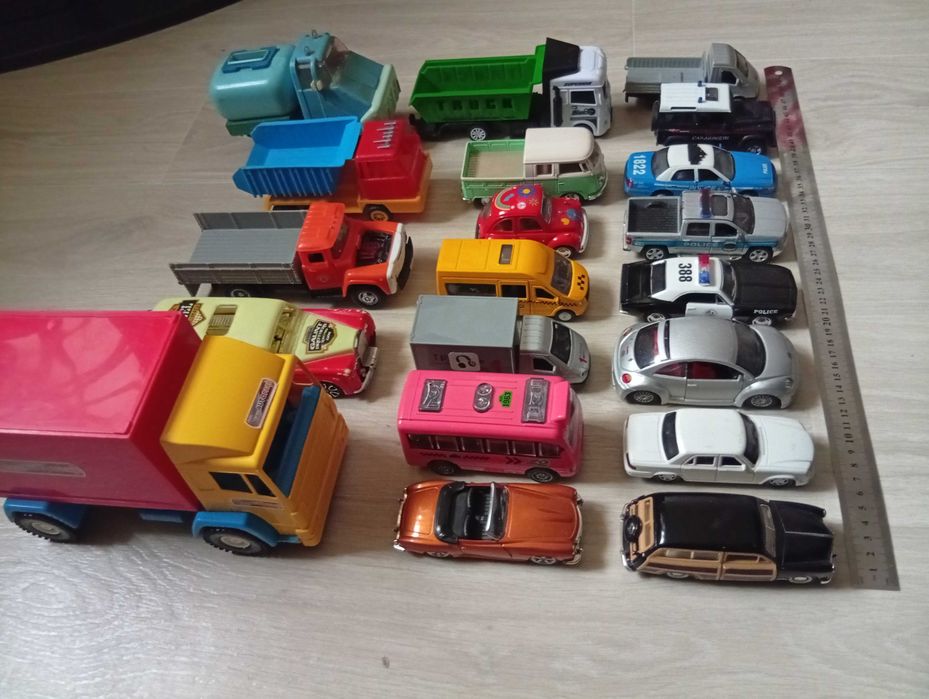 Машинки дитячі, іграшки для хлопчиків, модельні машини.