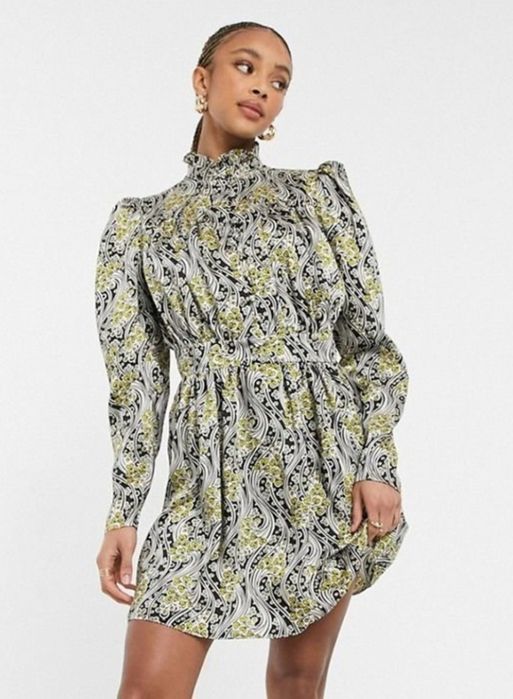 Стильна коротка сатинова сукня плаття атлас довгий рукав