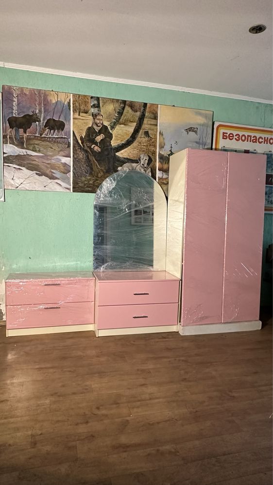 Продам прихожую, шкаф