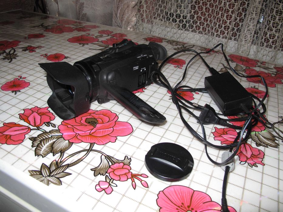 продам Canon legria HF G26