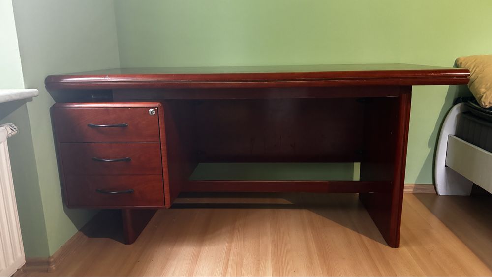 Biutko gabinetowe drewniane biuro