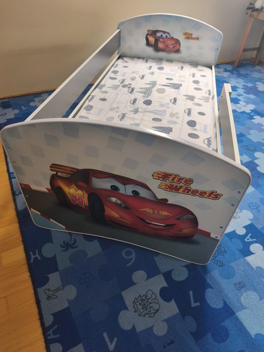 Łózko dziecięce chłopience z materacem