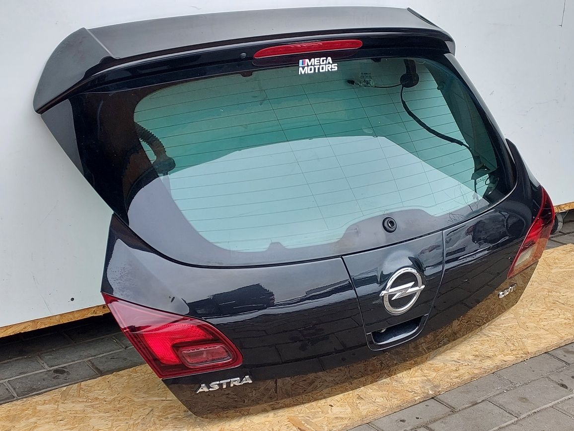 Klapa bagażnika Opel Astra J IV  Z22C