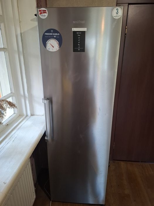 Морозильна камера вертикальна