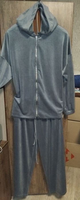 Костюм велюровий, новый, батал.