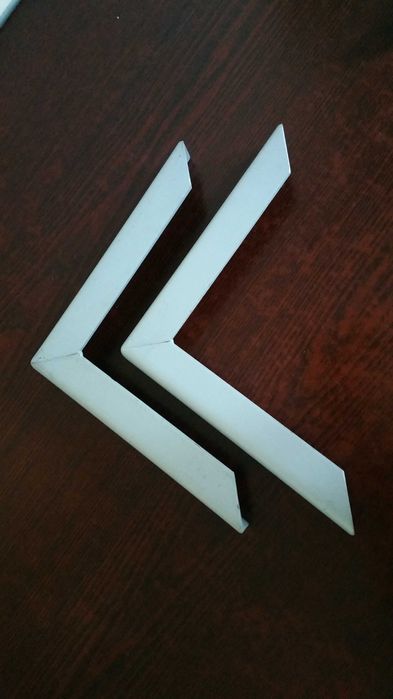 Уголки для полок