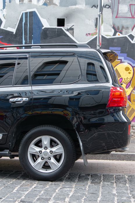 Toyota Land Cruiser 200 рестайлінг