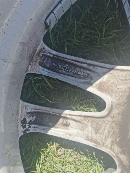 Felgi aluminiowe UNIWHEELS 7.5x17  Et27 Audi 5x112 X10757