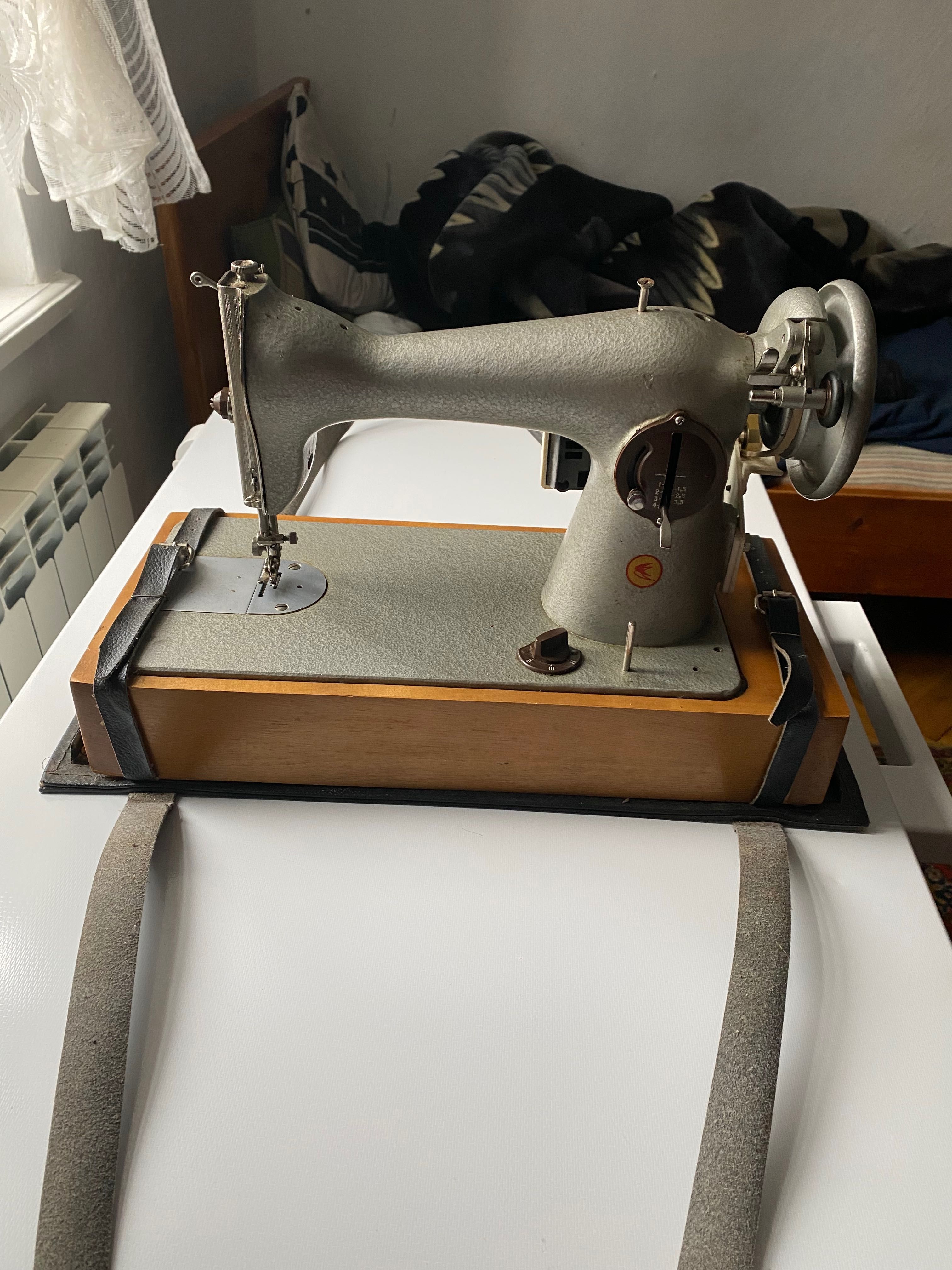 Продається швейна машинка TUR 2