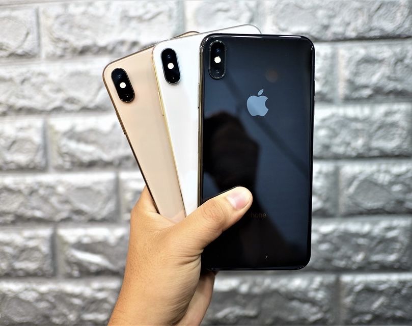 Apple iPhone XS 64Gb. (Space Gray) , ( Silver ) , ( Gold )  Nevelock