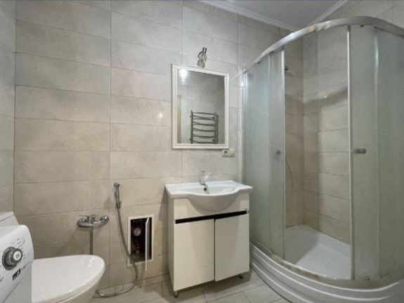 Оренда однокімнатної квартири в центрі, вул Лермонтова, новобудова