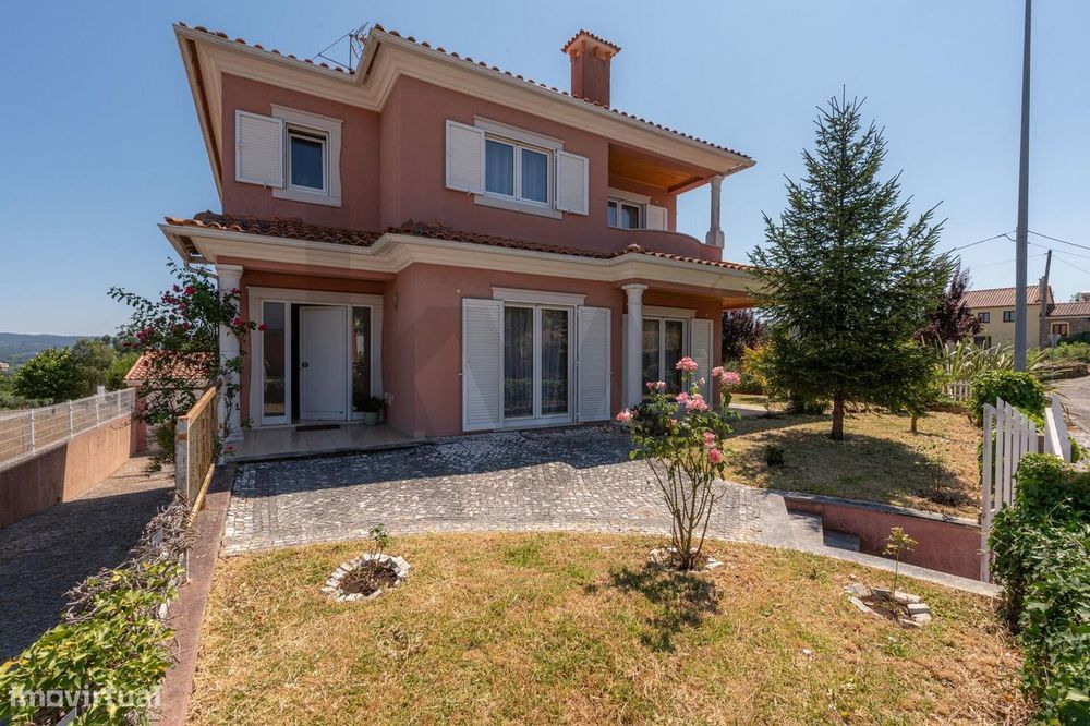 Moradia isolada | T4+1 com garagem | Vila Nova de Poiares