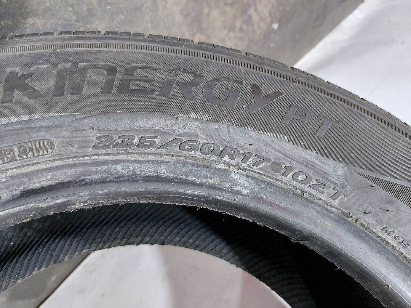 Резина Hankook Kinergy 235/60R17 ( Dodge )  (23560 R17)