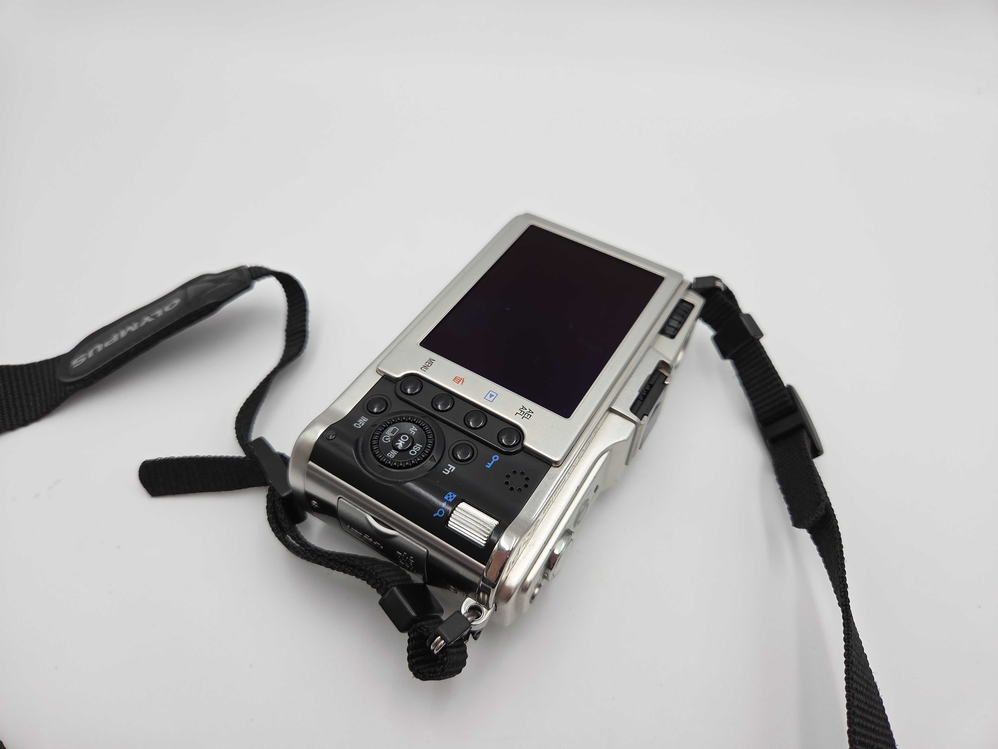 .Aparat Olympus E-P1 body - Olympus P1 - tylko 9 tys. zdjęć - bdb stan
