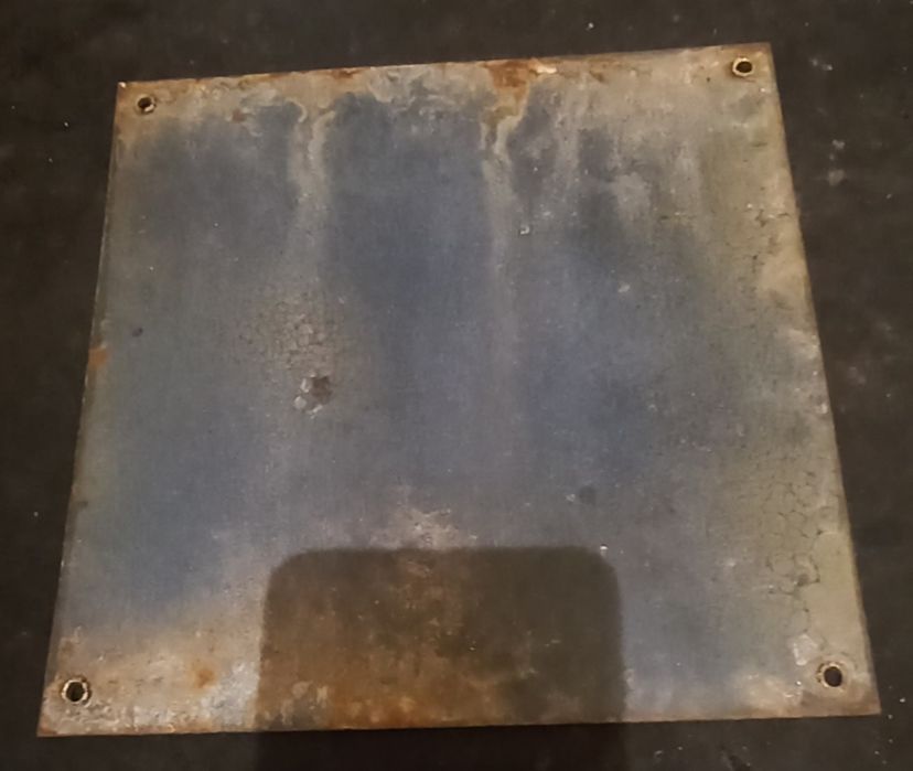 Placas em Esmalte," Cuidado com o Cão" e 82.