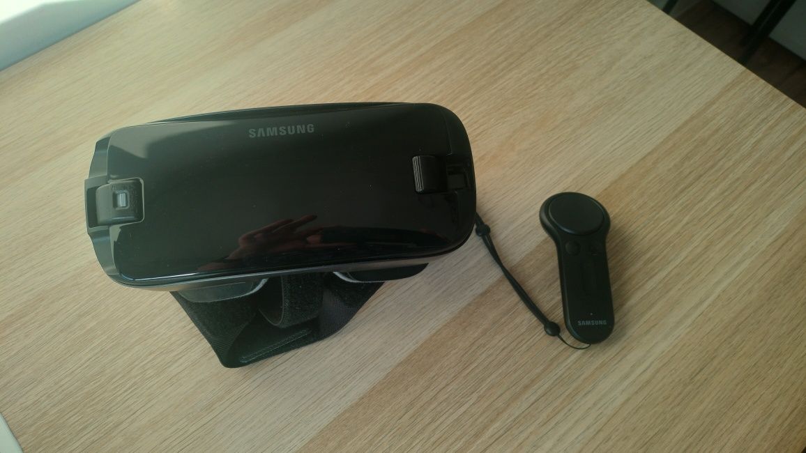 Samsung Gear Vr with Controller