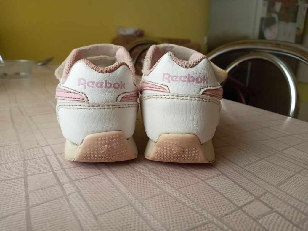 Кросівки для дівчинки Reebok розмір 26.,5