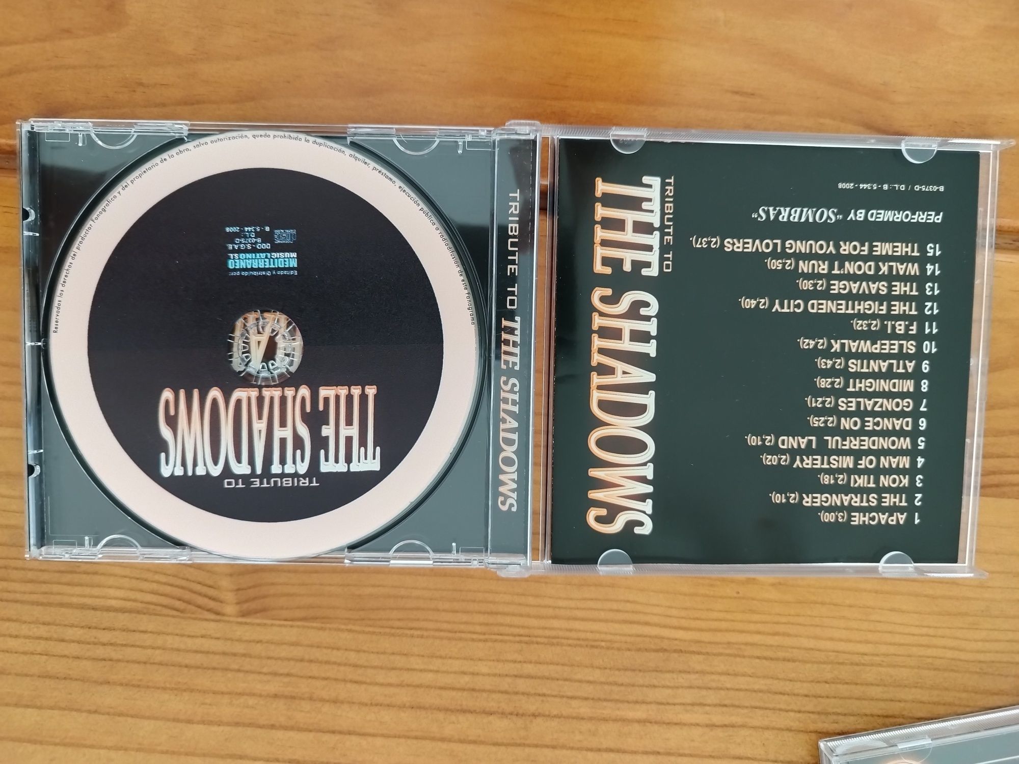 CDs de música Bee Gees& The Shadows