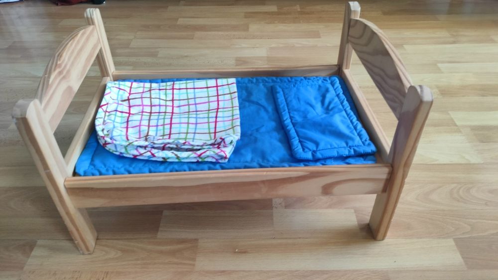 Biurko, łóżeczko, krzesełko