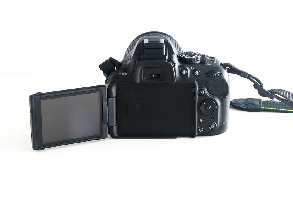 Tylko 8300 zdjęć!! Nikon D5200+18-105mm VR+Torba+Nowa 32 GB + Pudełko
