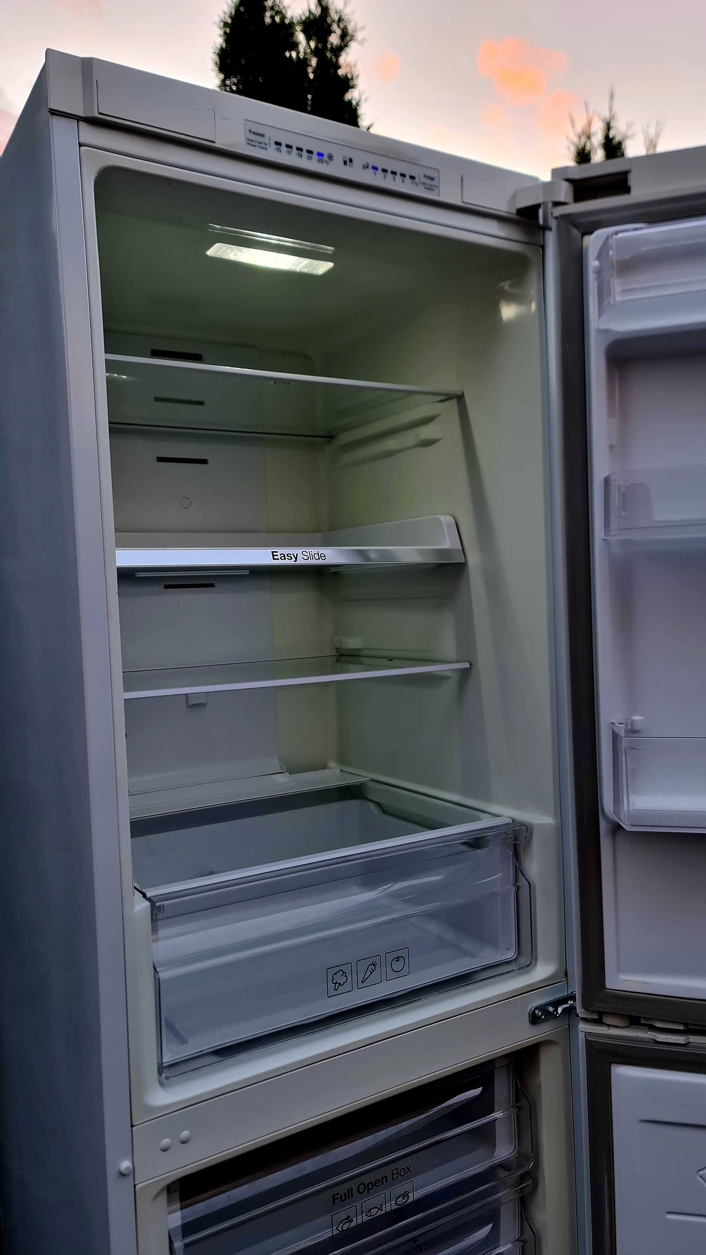 Lodówka Samsung RB29FSRNDWW z zamrażalnikiem dolnym Biała 178cm