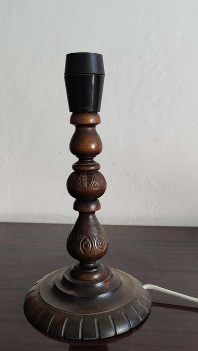 Lampa stołowa drewniana