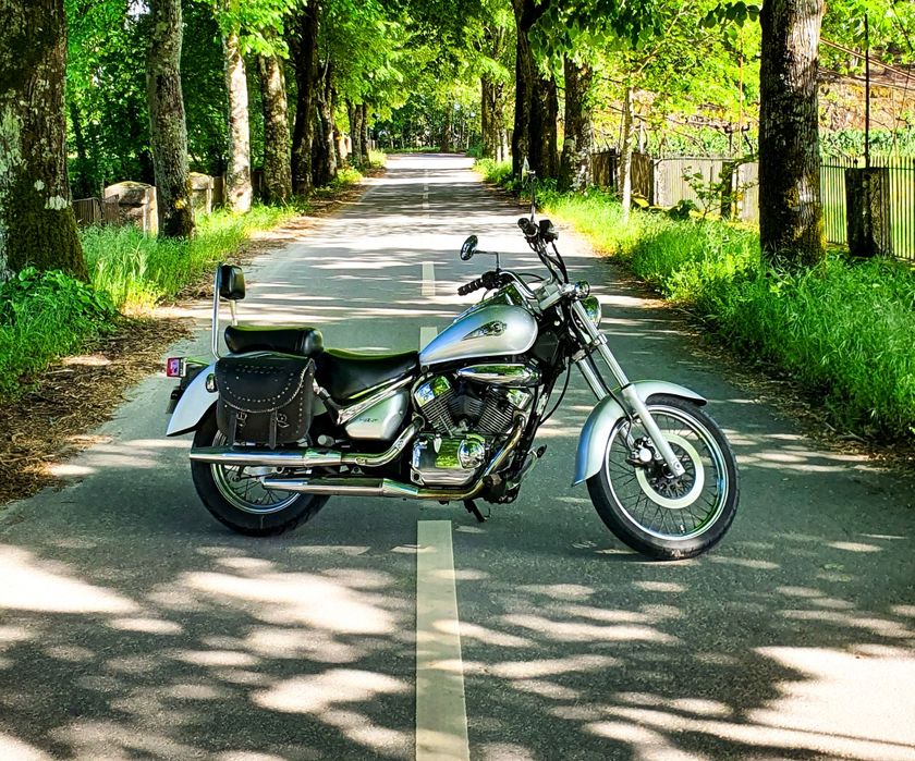 Mota Suzuki intruder 250vl