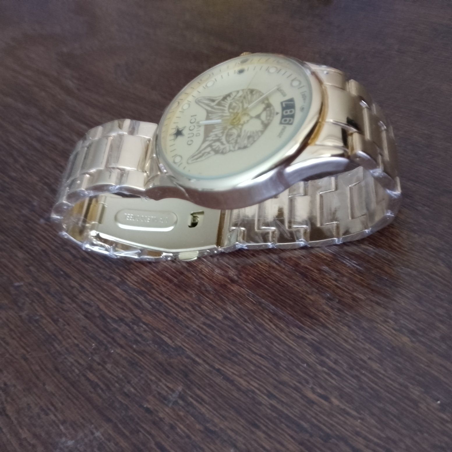 Zegarek kolor złoty