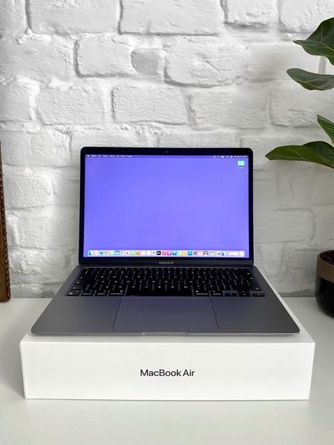 Laptop MacBook Air 13 13,3 " Apple M1 16 GB / 256 SSD space grey