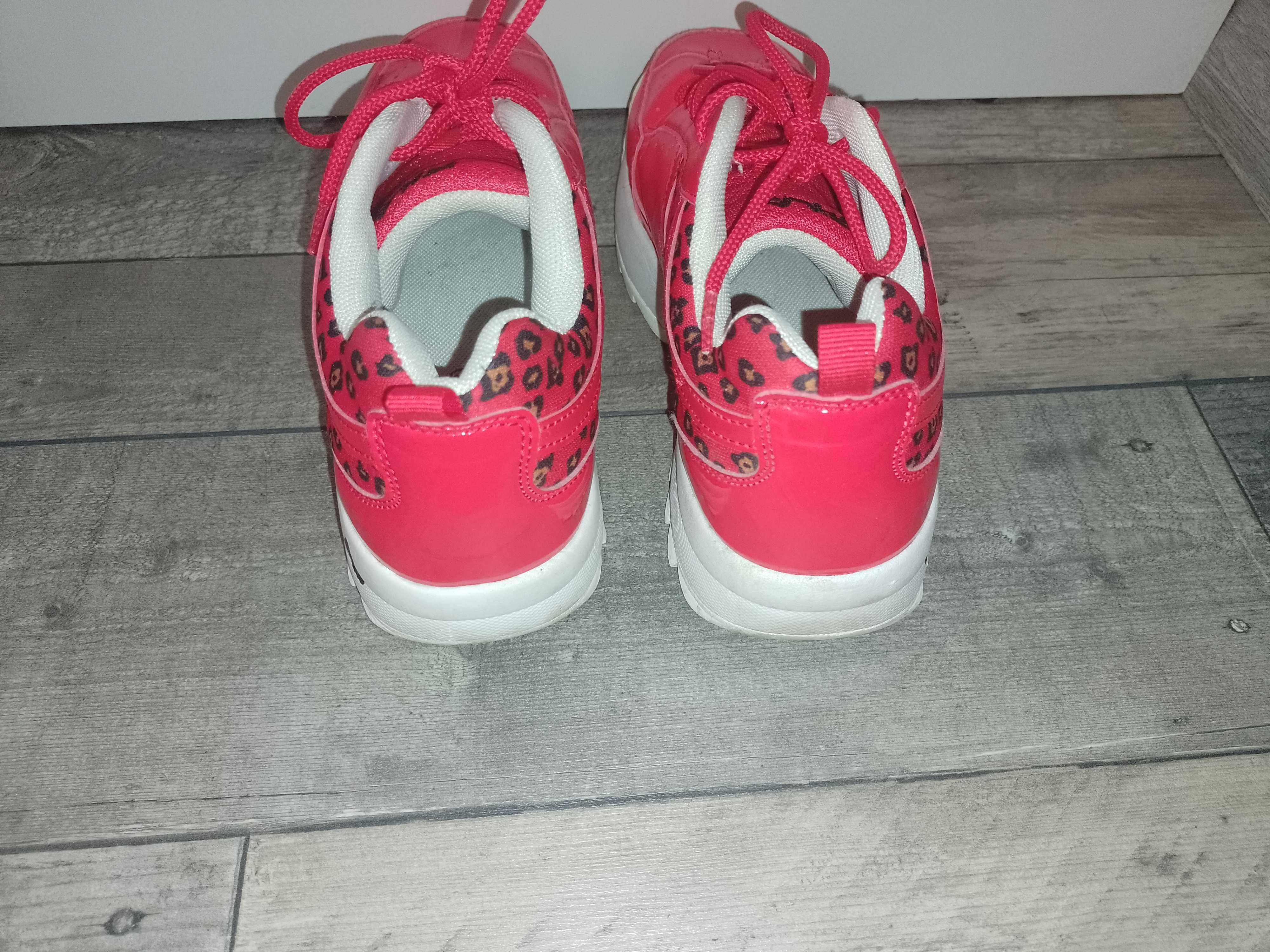 Buty sportowe damskie Fila rozmiar 40