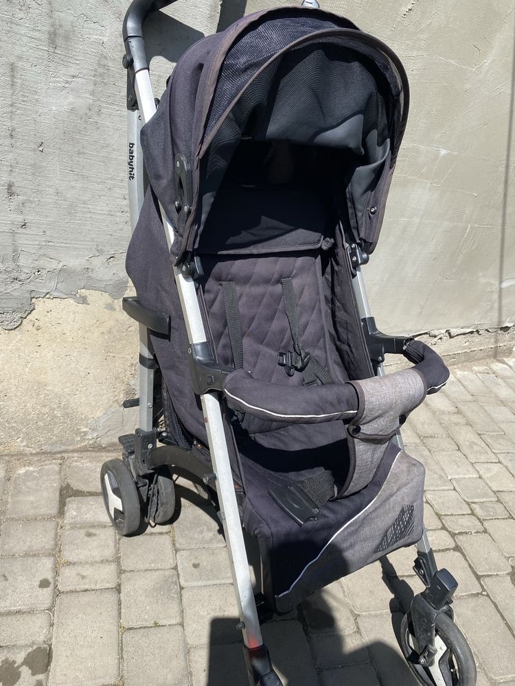 Продам прогулочную коляску