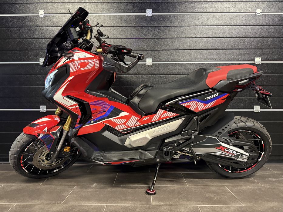 Honda X-ADV 750 DCT wystrojona Akrapovic - przelot dużo dodatków