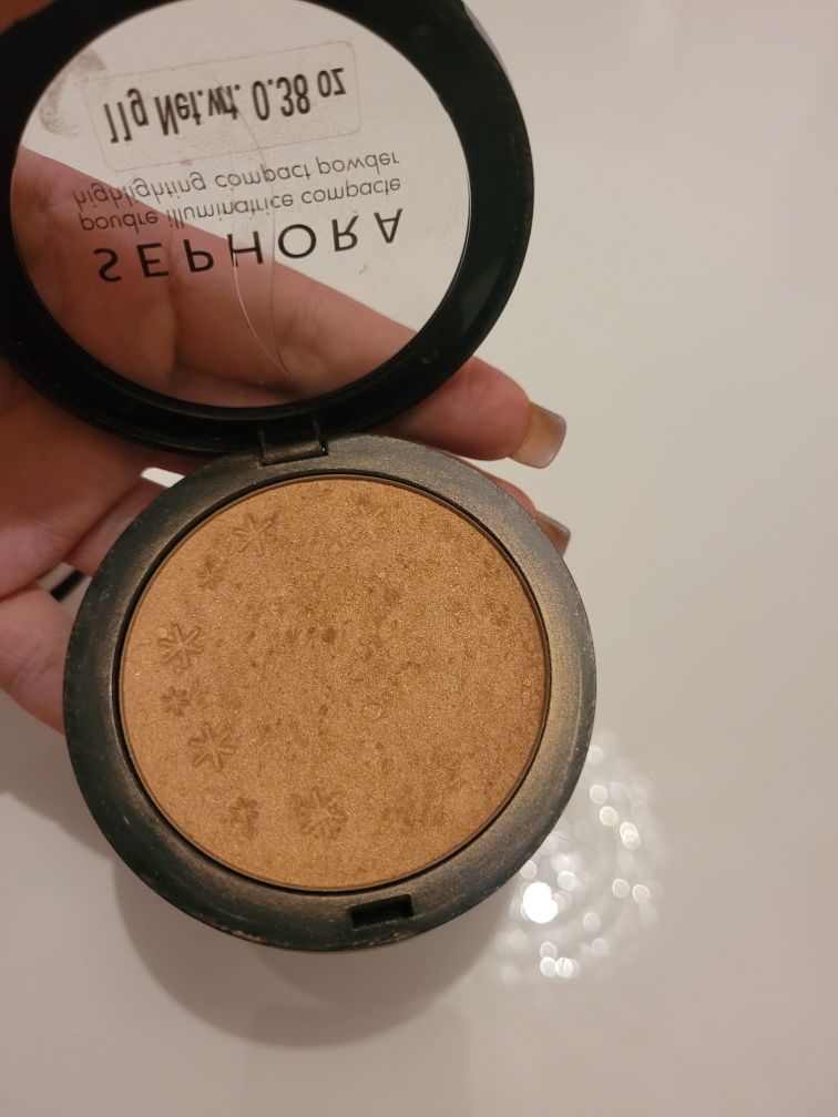 Rozświetlający puder Sephora