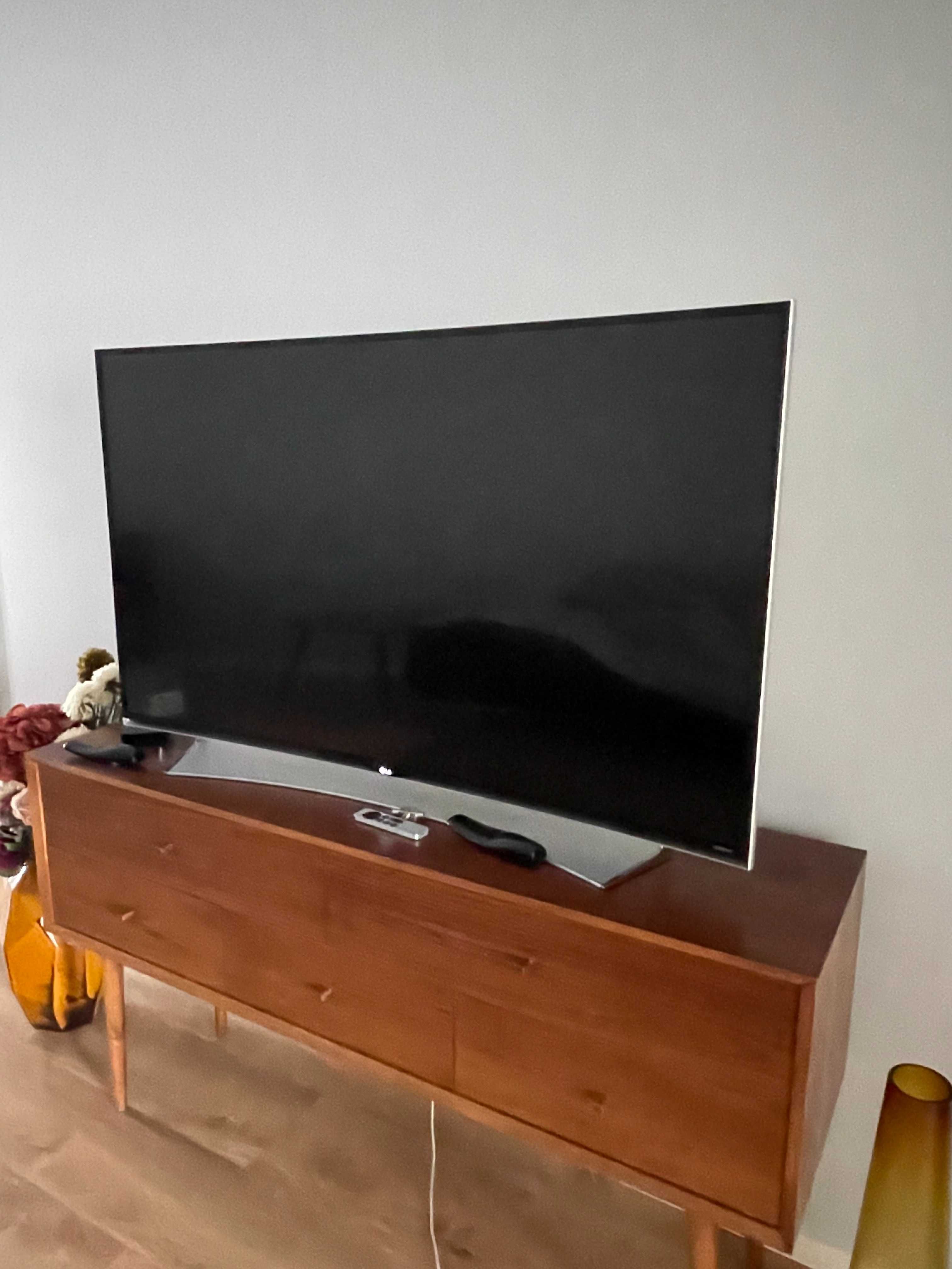 TV  LG curved smart tv 55 UG 87 OV