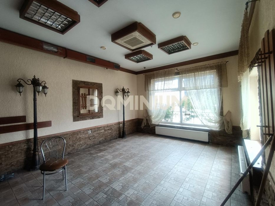 Здається комерційне приміщення в самому центрі Хуста (Тонік)