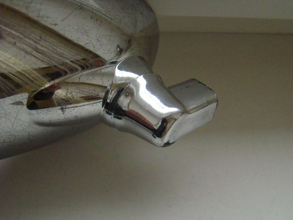 Зеркало заднего вида мотоцикла.