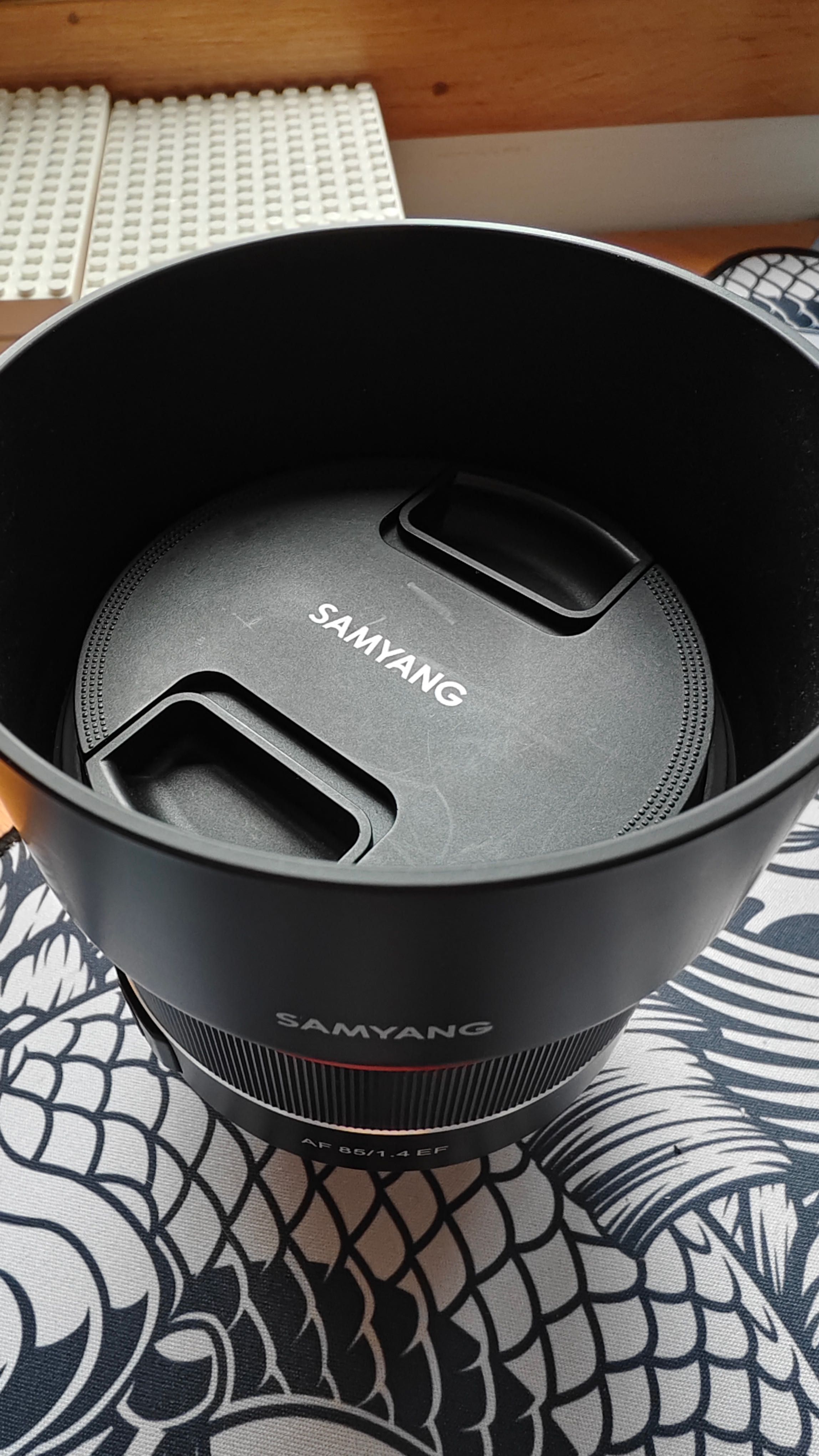 SAMYANG AF 85/1.4 EF (mount Canon)